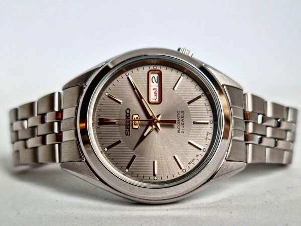 Seiko 5 SNKL - horologiy.com