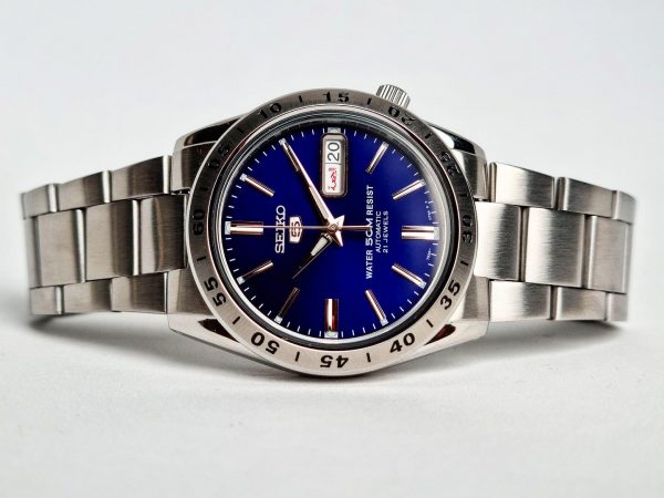 Seiko 5 SNKD Explorer - horologiy.com