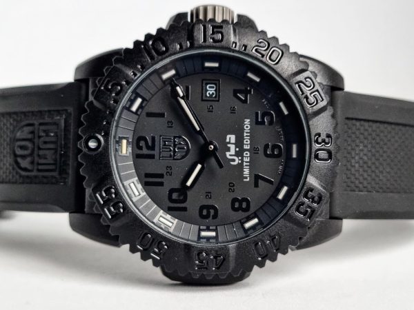 Luminox Dubai Limited Edition 476/1000 - Horologiy.com